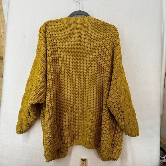 Moon & Madison Cable Knit Cardigan Womans Size XS Mustard Yellow - Picture 7 of 10